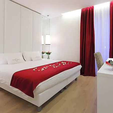 Tullia&prisca Relais Guest house